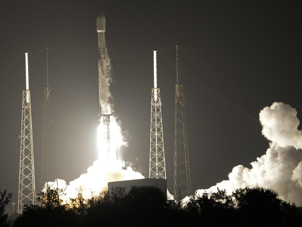 A SpaceX Falcon 9 rocket, with a payload including two lunar rovers from Japan and the United Arab Emirates, lifts off from Launch Complex 40 at the Cape Canaveral Space Force Station in Cape Canaveral, Fla., Sunday, Dec. 11, 2022.