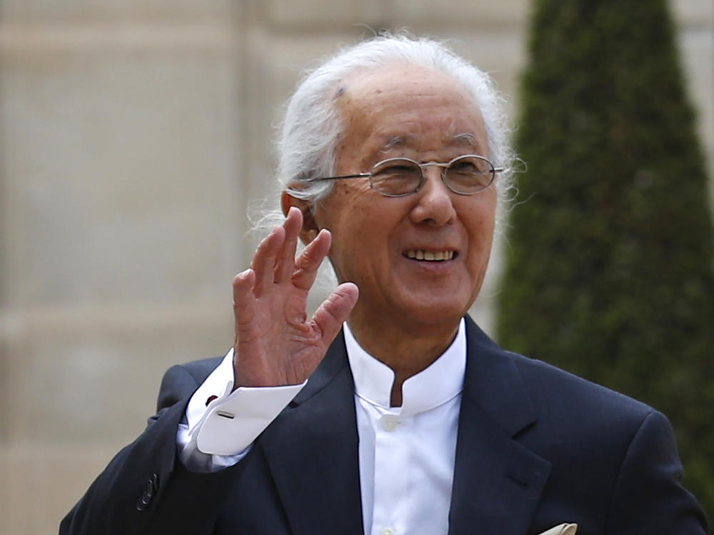 Arata Isozaki arrives at the Élysée Palace in Paris on May 24, 2019. The Pritzker-winning Japanese architect has died at 91.