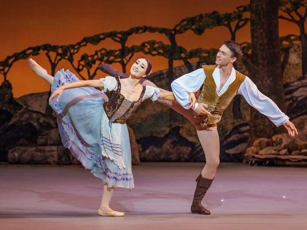 United Ukrainian Ballet Company members Liza Gogidze and Oleksii Kniazkov in <em>Giselle</em>, choreographed by Alexei Ratmansky.