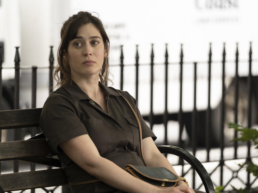 Libby (Lizzy Caplan), the narrator of <em>Fleishman is in Trouble, </em>is a stay-at-home mom who begins to question all of her life choices<em>. </em>