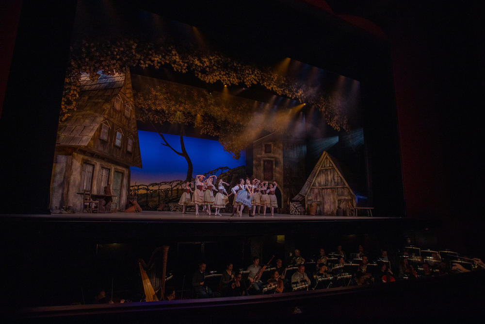The United Ukrainian Ballet's dress rehearsal for <em>Giselle</em> at The Kennedy Center.