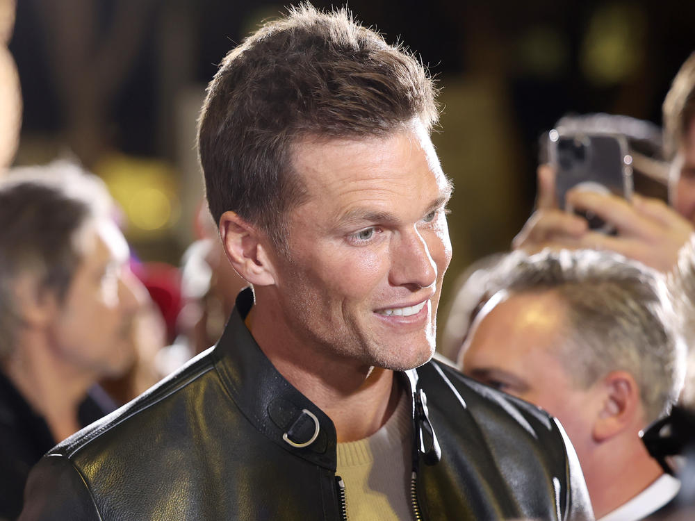 Tom Brady attends the Los Angeles Premiere of Paramount Pictures' <em>80 For Brady</em> presented by Smirnoff ICE at the Regency Village Theatre in Los Angeles.