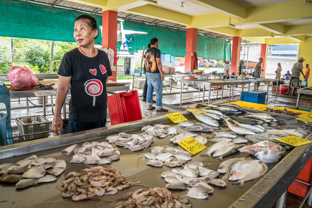 The market in Daro, Sarawak, sells all sorts of fresh seafood caught that day from the Rajang River and South China Sea, including clams, shrimp and fish.