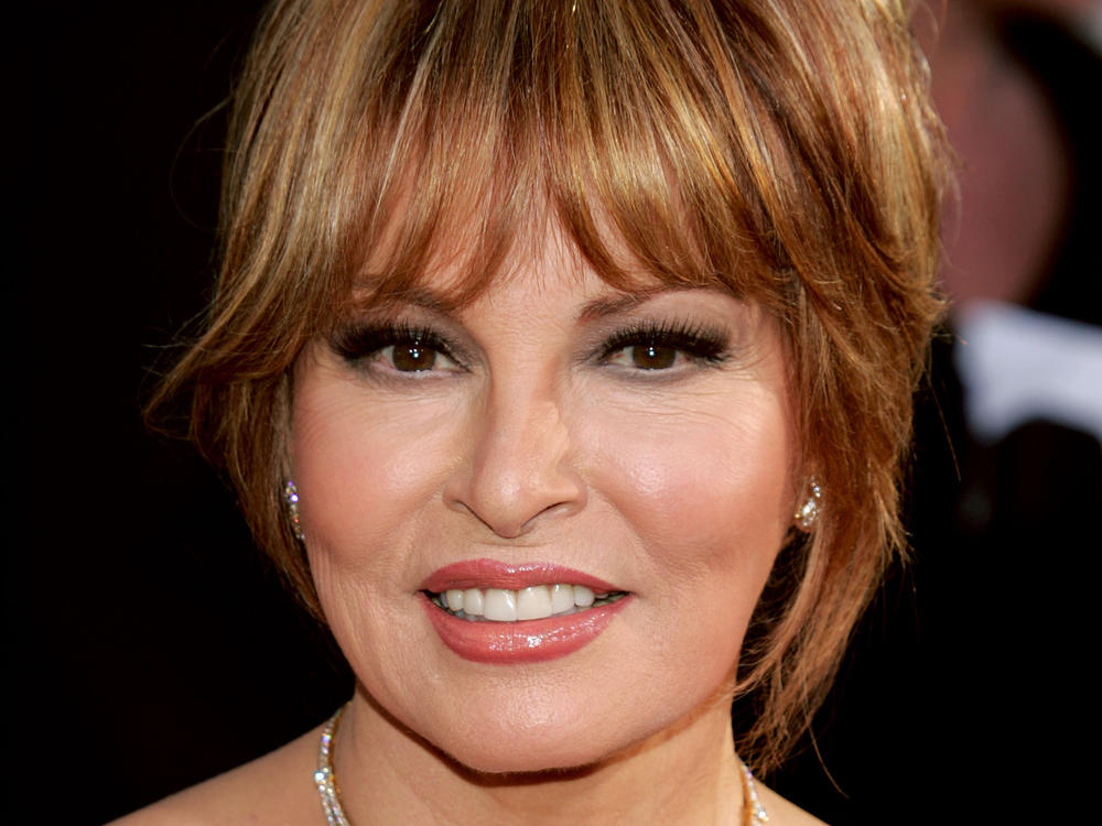 Actress Raquel Welch at the 62nd Annual Golden Globe Awards January 16, 2005.