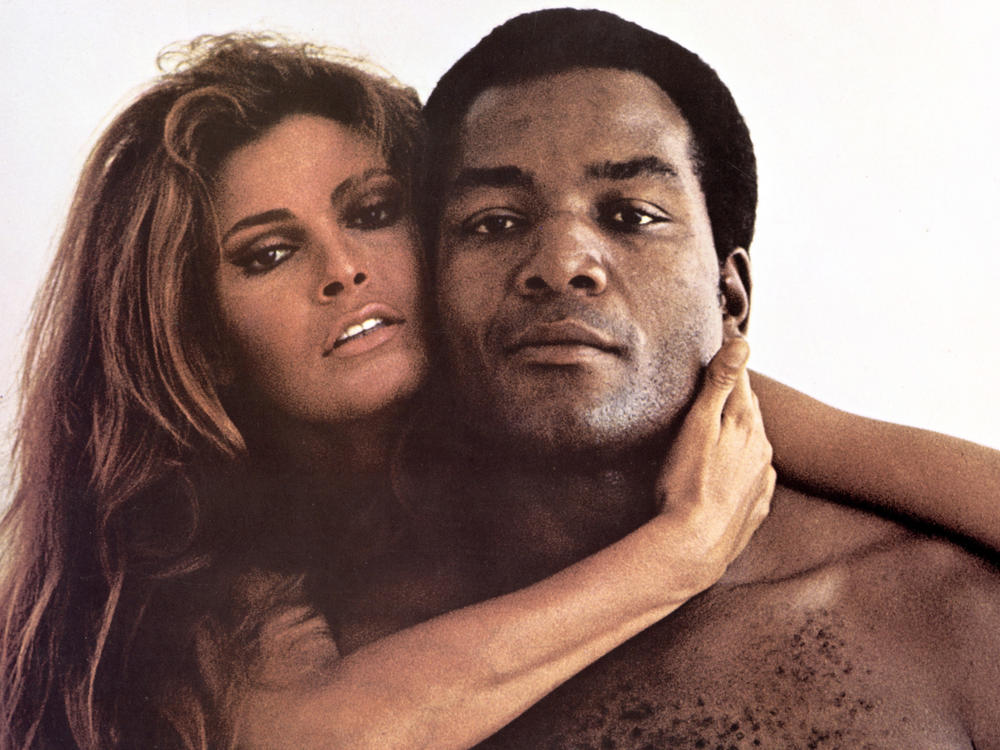 Publicity still portrait of American actors Raquel Welch and Jim Brown in the western drama '100 Rifles' (20th Century Fox), 1969.