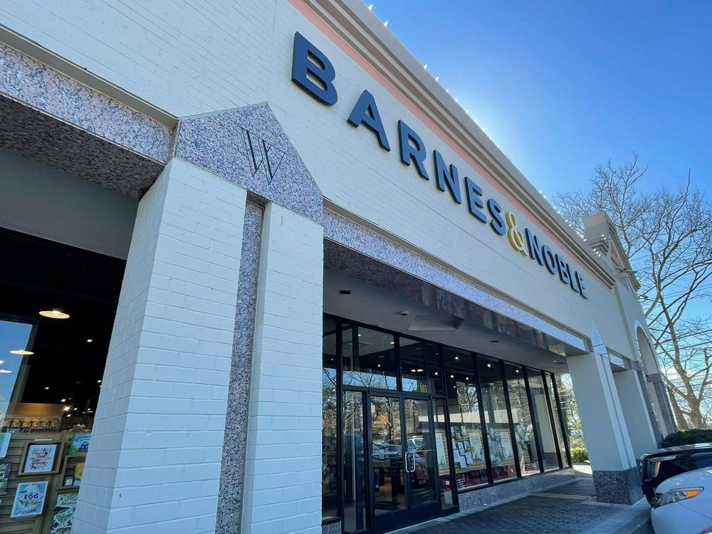 Barnes & Noble opened this new store in Pikesville, Md., as it began its biggest expansion in years.