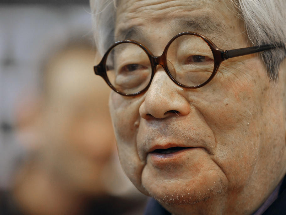 Japanese Nobel Prize winning author Kenzaburo Oe poses in March 2012 during the inauguration of the 32nd Paris Book Fair, which focused on Japanese writers.
