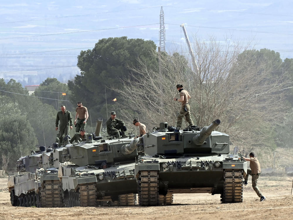 Ukrainian military personnel receive training on German-made Leopard 2 battle tanks at a Spanish army training center in Zaragoza, Spain, on Monday.