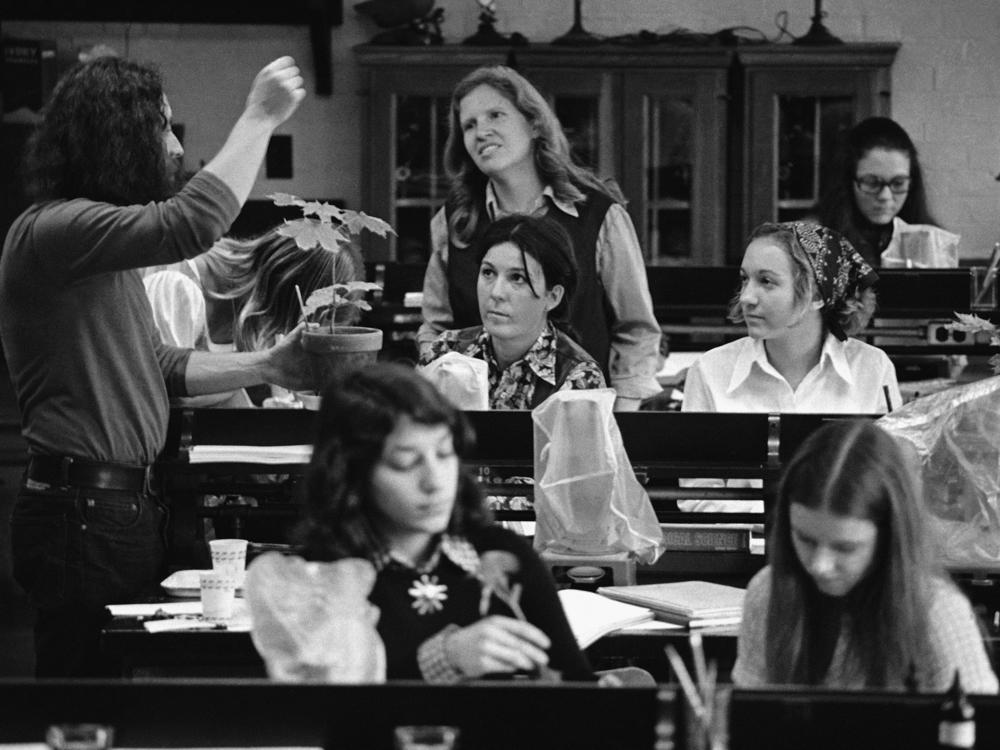 Assistant professor Kenneth Van der Laan teaches a biology class at Wellesley College in March 1975.