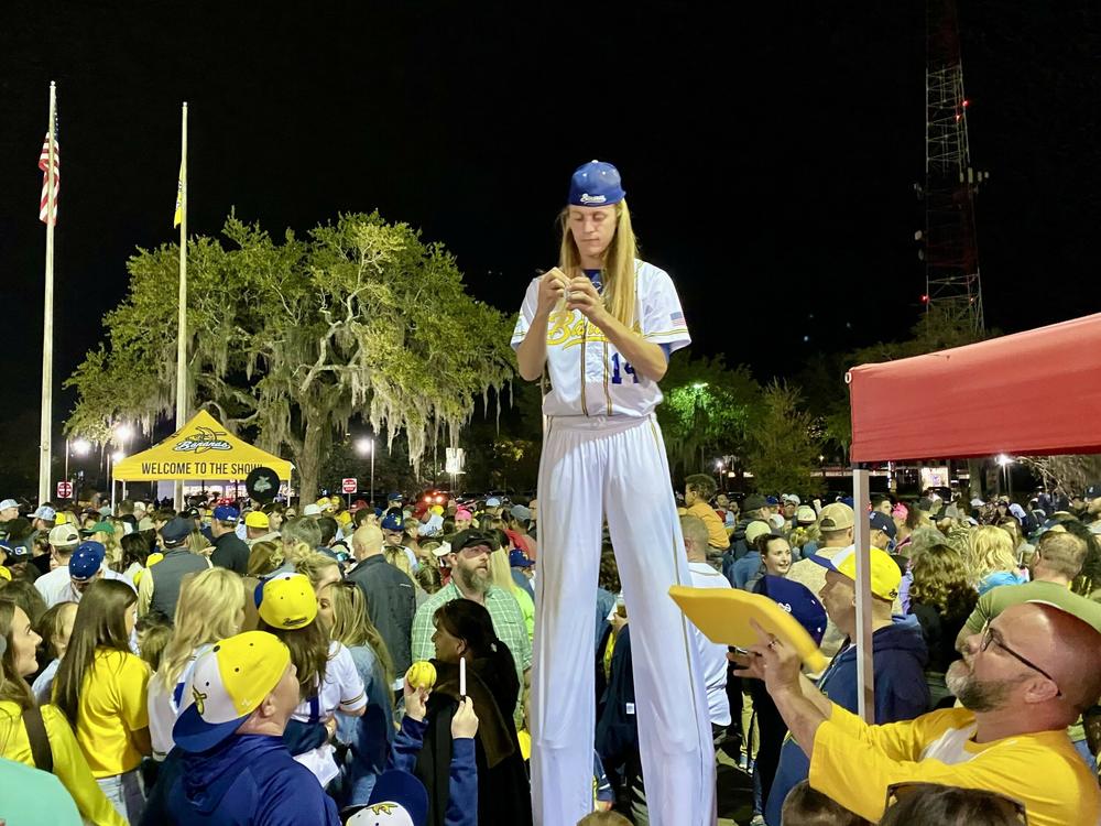 Savannah Bananas player Dakota 
