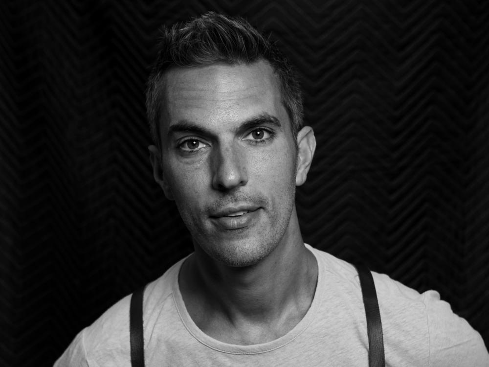 Ari Shapiro became a host on NPR's <em data-stringify-type=