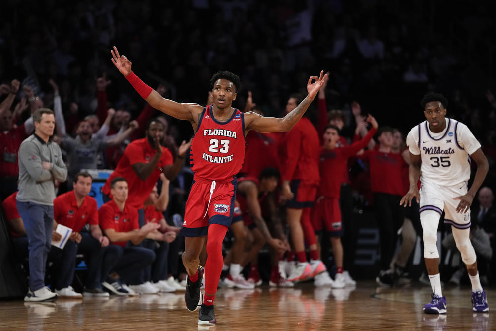 Florida Atlantic's Brandon Weatherspoon celebrates a three-point basket against Kansas State in the NCAA Tournament's East Region final on March 25.