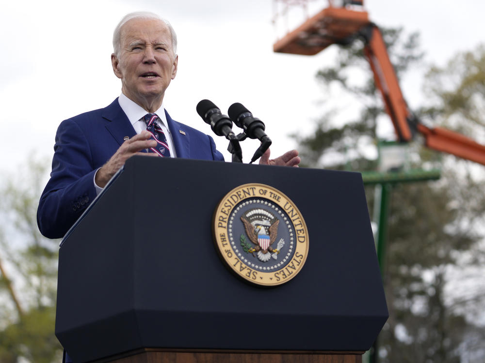 President Biden on Thursday called on banking regulators to take more steps to reduce the risk of mid-sized bank failures.