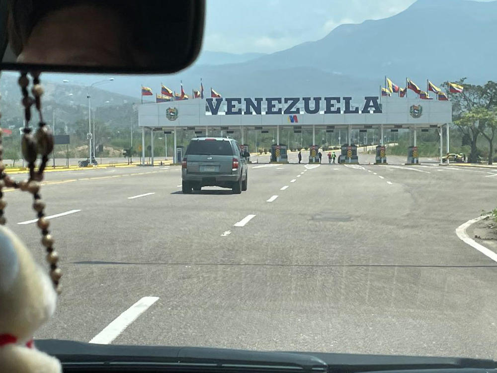 The lack of cross-border trade is evident at the main bridge between Colombia and Venezuela, where traffic is light.