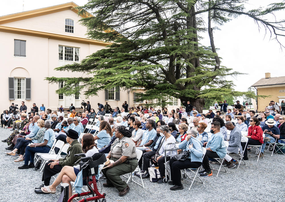 The descendants of Confederate Gen. Robert E. Lee and those of the people the Lee family enslaved came together for the first time at Arlington House on Saturday.