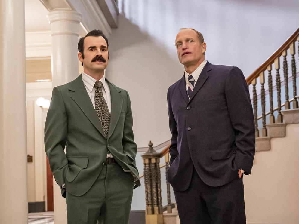 The actors Justin Theroux (left) and Woody Harrelson play G. Gordon Liddy and E. Howard Hunt in the new HBO miniseries <em>White House Plumbers.</em> The show premieres on May 1.
