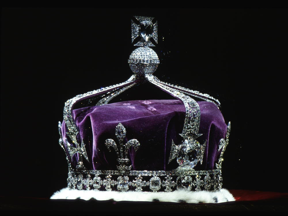 The crown of Queen Elizabeth the Queen Mother, the mother of Queen Elizabeth II, contains platinum and the famous Kohinoor diamond, along with other gems.