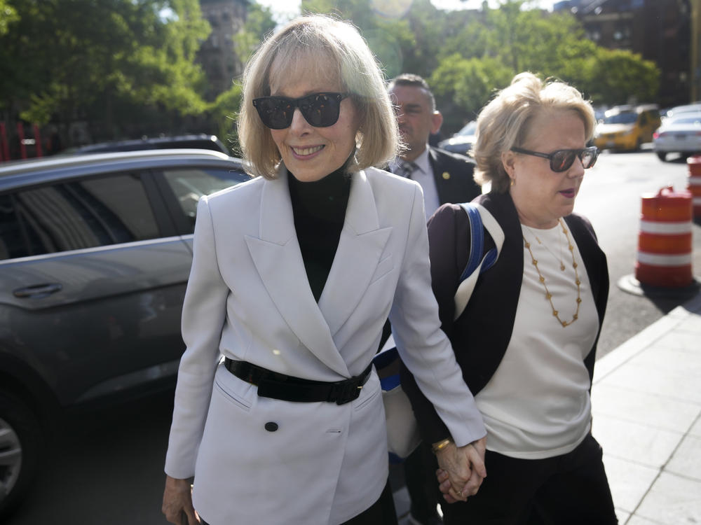 E. Jean Carroll arrives at court in Manhattan on Monday.