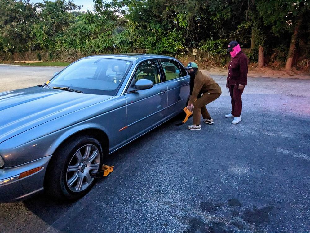 A vehicle boot can take less than a minute to remove.