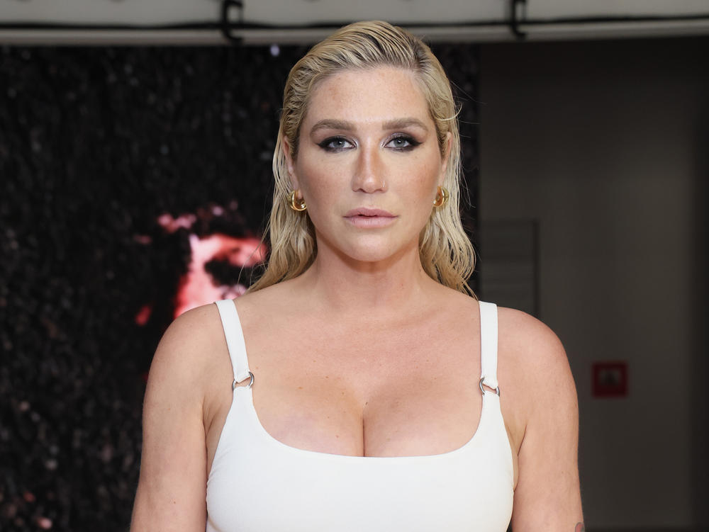 Kesha attends an art exhibition curated by herself and Brian Roettinger to celebrate the release of <em>Gag Order.</em>
