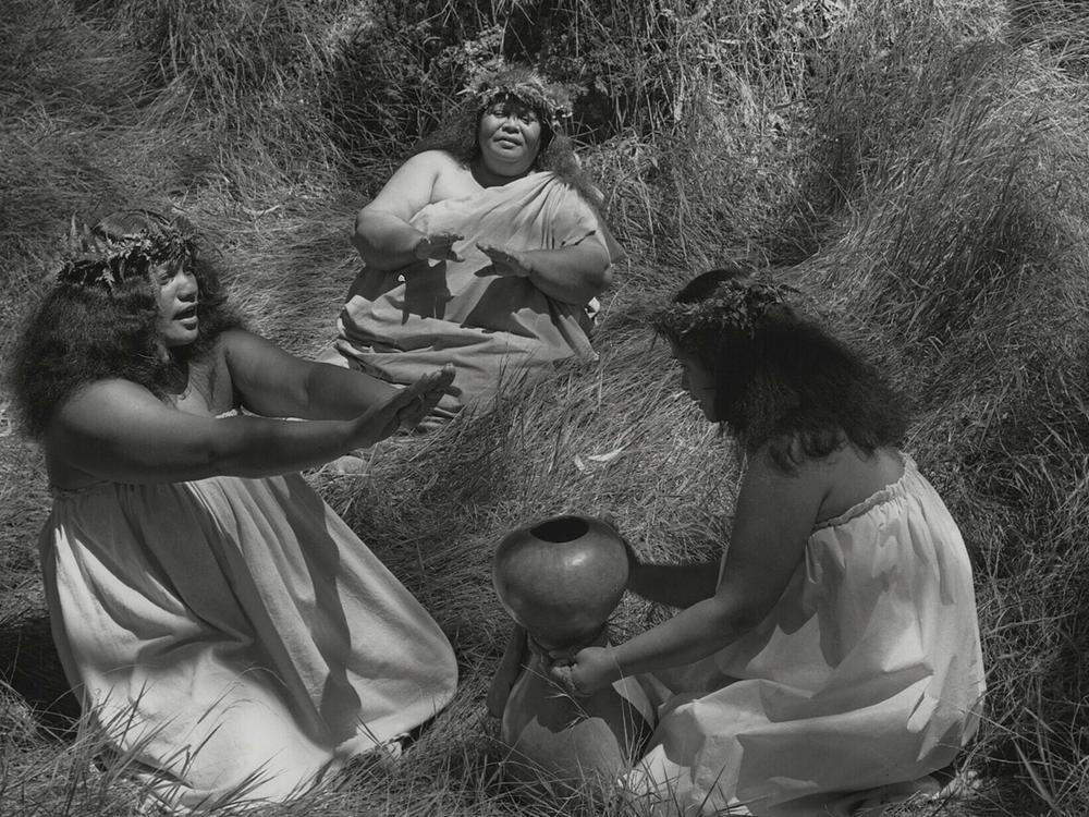 Aunty Edith Kanakaʻole (center) with her daughters Nalani Kanakaʻole (left) and Pualani Kanahele at Kīpukapuaulu in Hawaiʻi Volcanoes National Park in 1977.