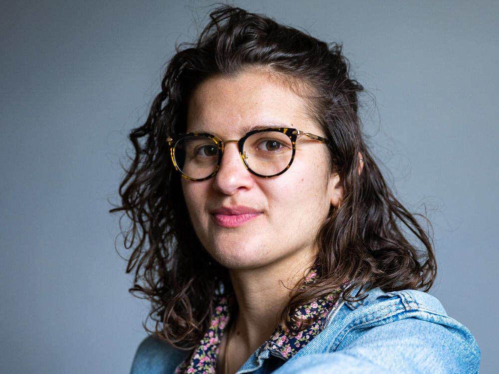 Author Amelia Possanza
