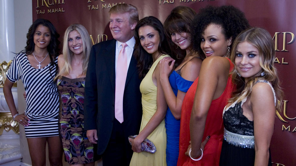 Donald Trump poses with the 