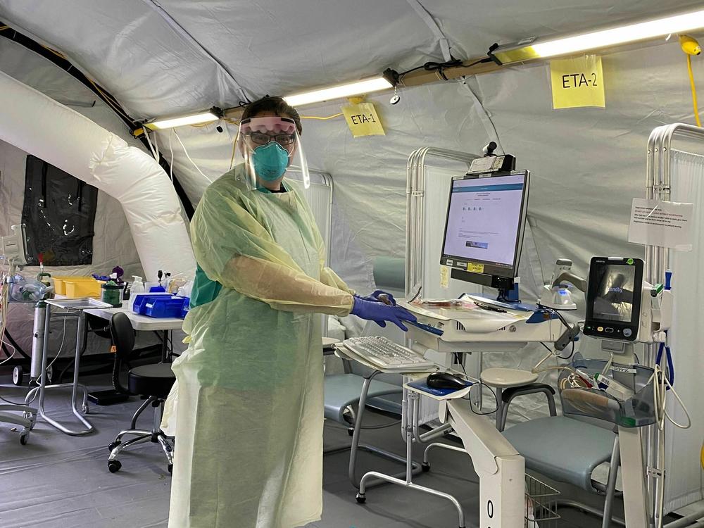 Jorge Mata at work during the COVID-19 pandemic.