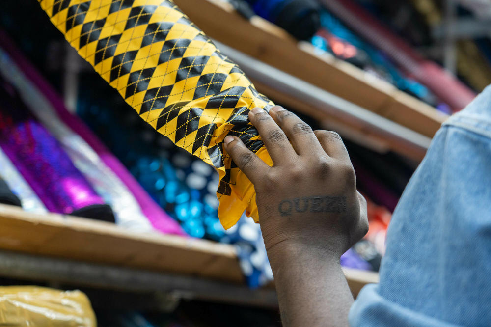 Bob points out fabrics he has used in the past from Spandex House.