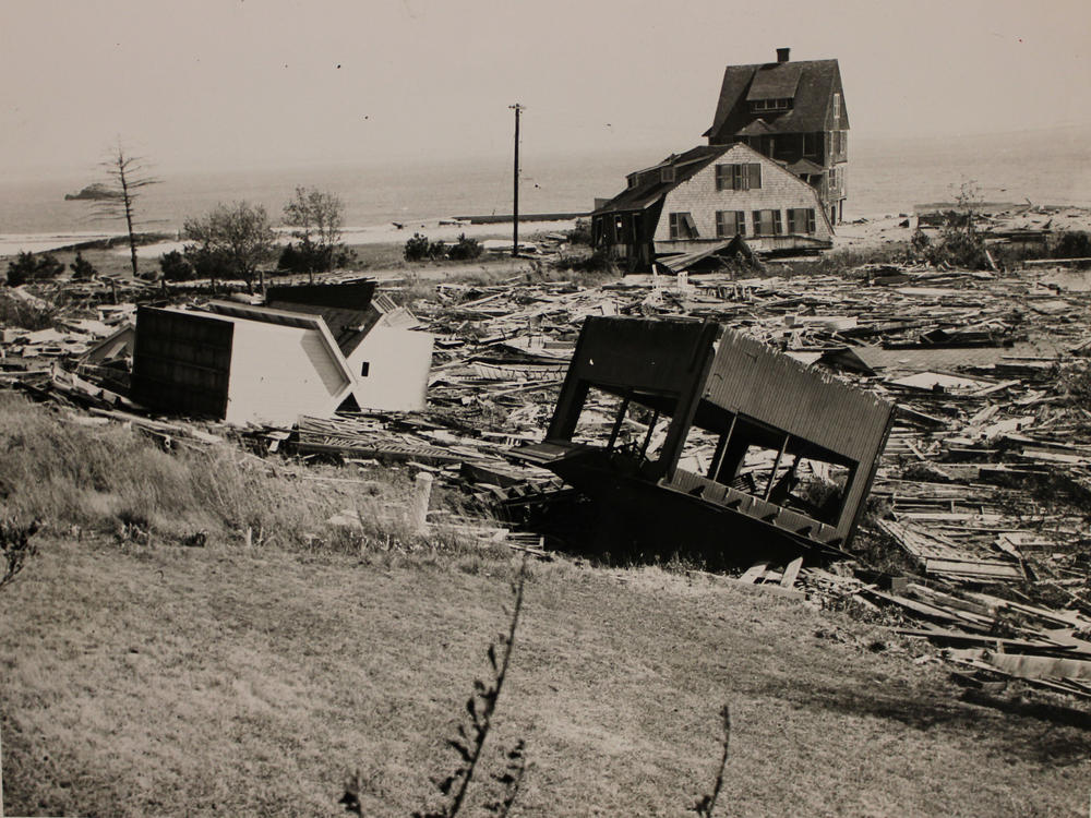 <em>1938 Hurricane Damage at Crescent Beach in Connecticut.</em>