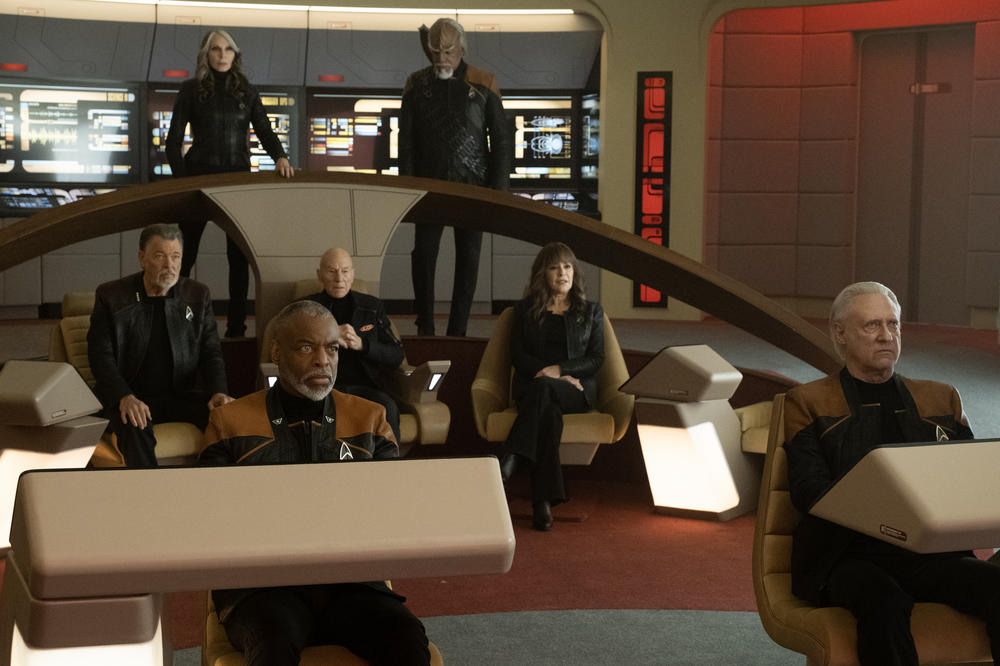 Gates McFadden, Michael Dorn, (back), Jonathan Frakes, Patrick Stewart and Marina Sirtis (middle), and LeVar Burton and Brent Spiner (front) in <em>Star Trek: Picard.</em>