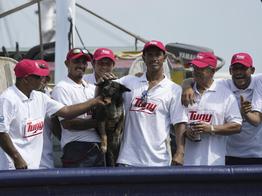 The crew of the Mexican tuna boat 