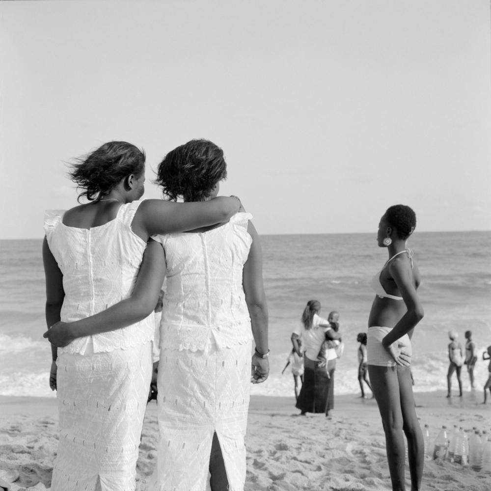 Akinbode Akinbiyi: <em>Bar Beach, Victoria Island, Lagos</em>, from the series 