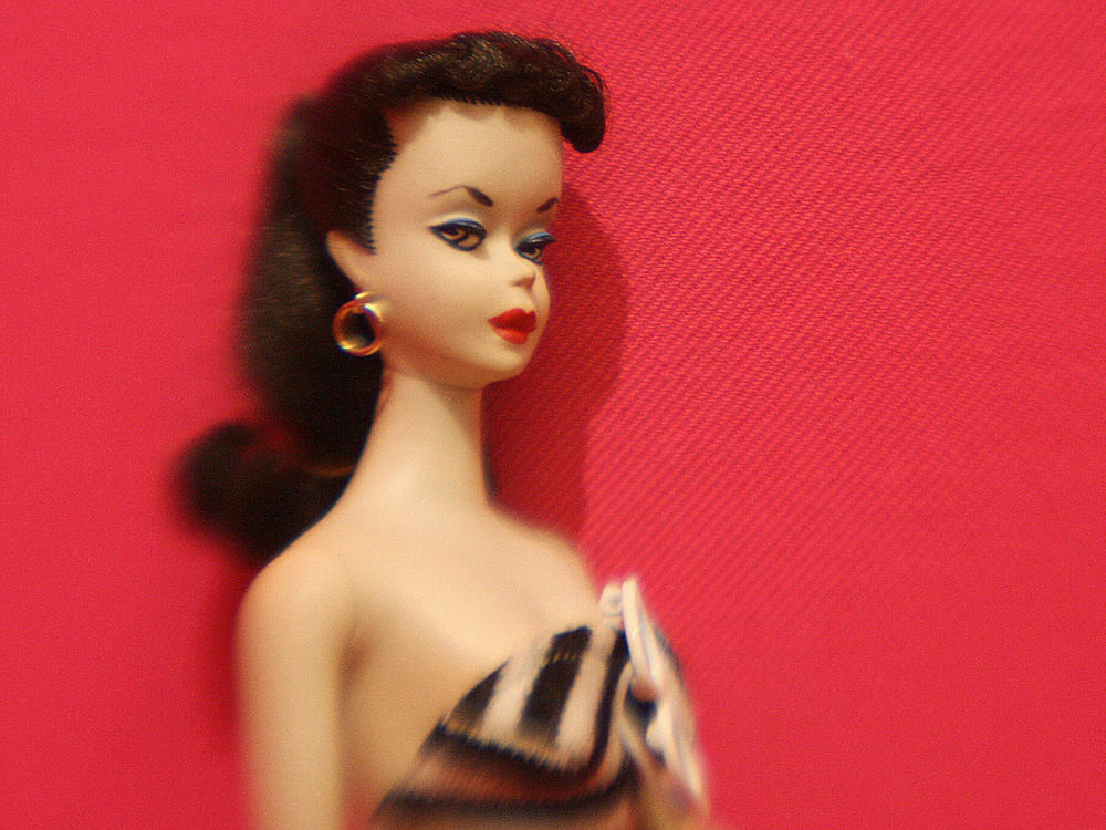 That's some pretty good side-eye, Barbie.