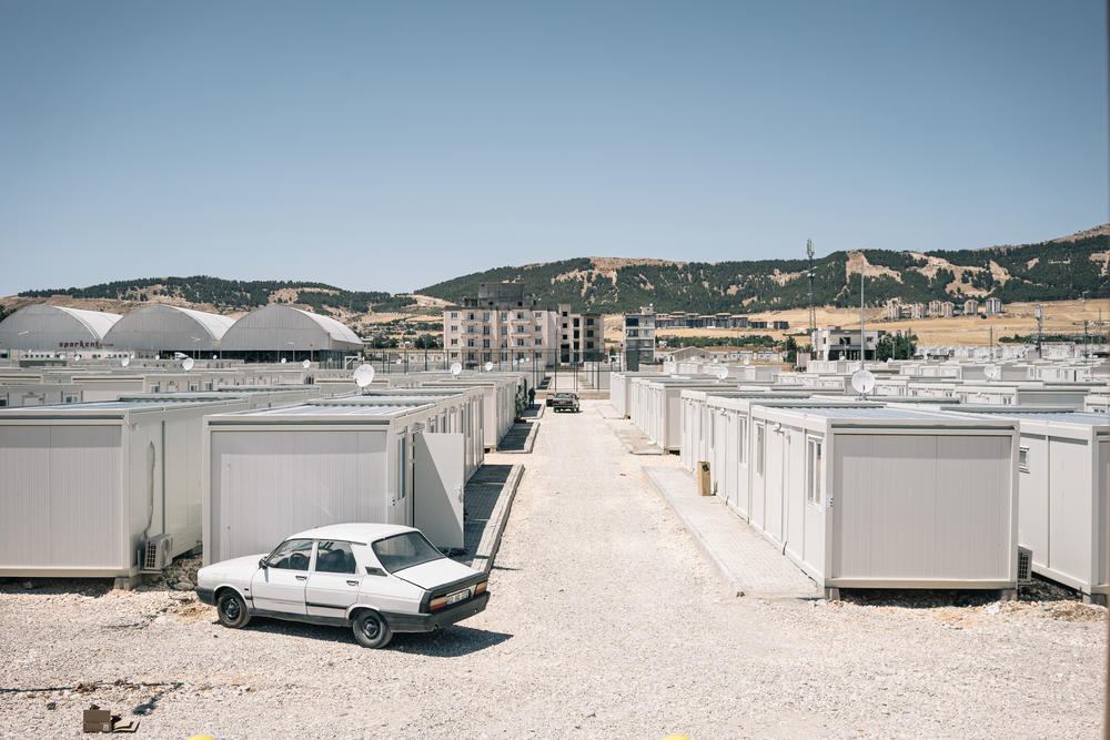 People displaced by the earthquake in Adiyaman live in a temporary camp.
