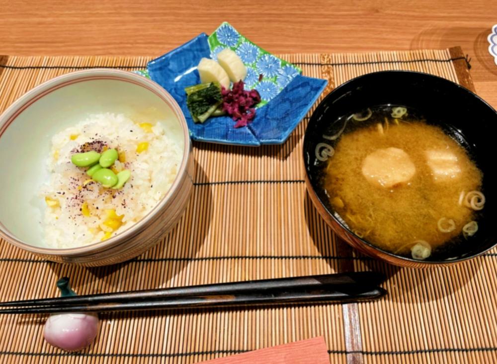 Traditional Japanese cuisine centers around vegetables, soy products like miso, and seaweed or seafood, making it naturally high in fiber and good fats.