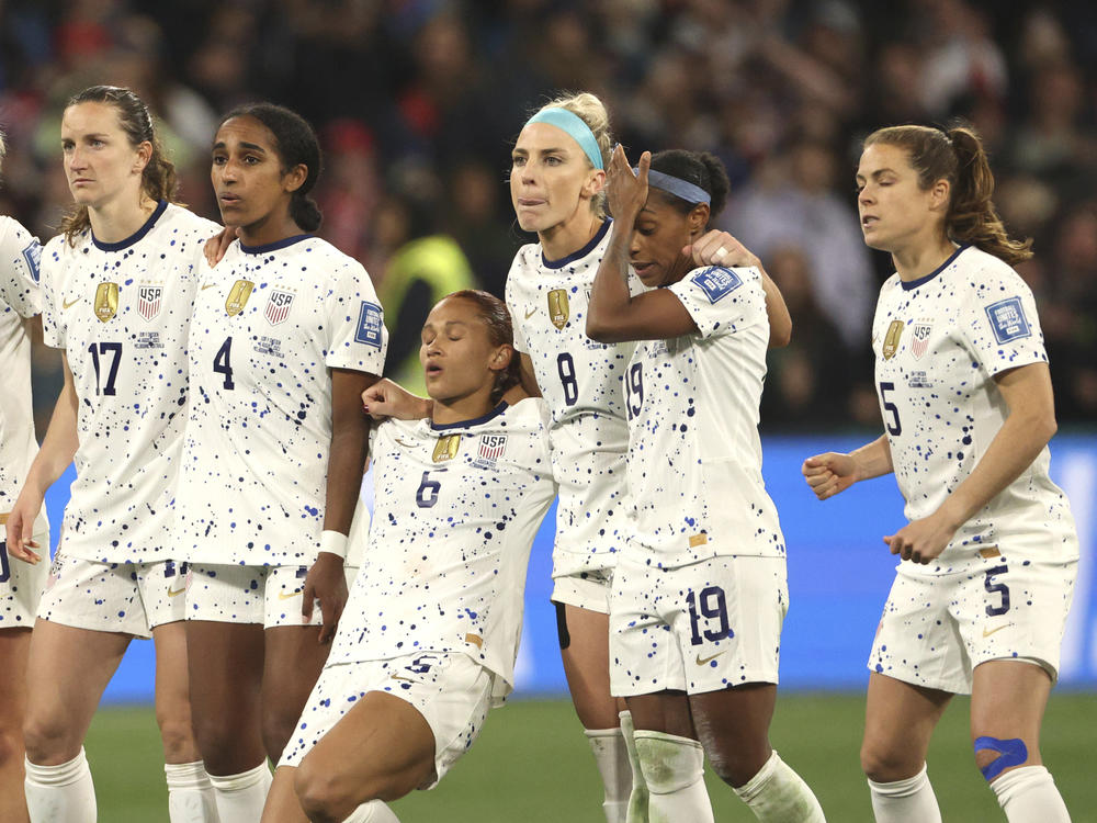 U.S. team players react during a penalties' shootout during the Women's World Cup round of 16 soccer match between Sweden and the United States in Melbourne, Australia, Sunday, Aug. 6, 2023.