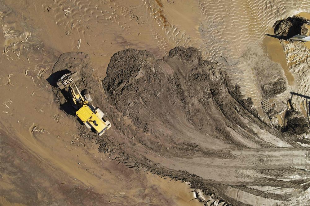 Mon., Aug. 21: An aerial image shows traffic being diverted on Interstate 10 due to flooding and mud crossing the highway following heavy rains from Tropical Storm Hilary, in Rancho Mirage, California.