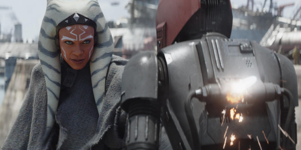 Rosario Dawson's Ahsoka Tano defeats a battle droid.