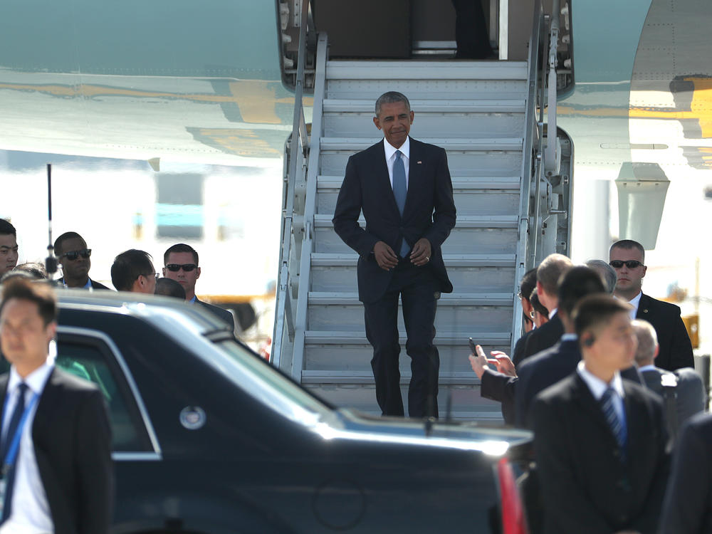 President Obama arrives in Hangzhou, China on Sept. 3, 2016, to attend the G20 summit.