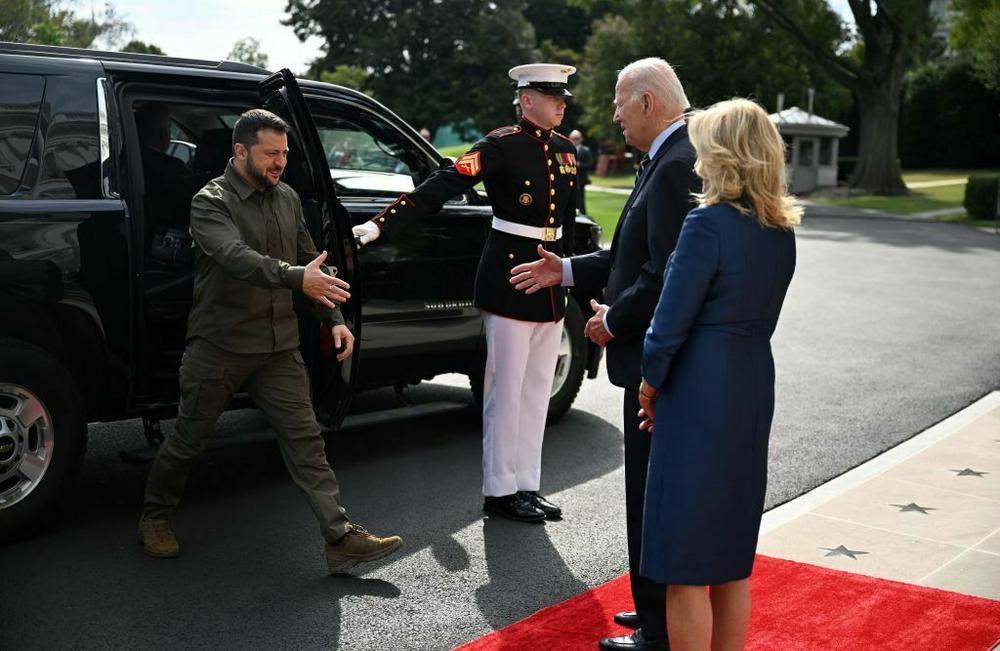 President Biden and first lady Jill Biden welcome Ukrainian President Volodymyr Zelenskyy at the South Portico of the White House on Thursday.