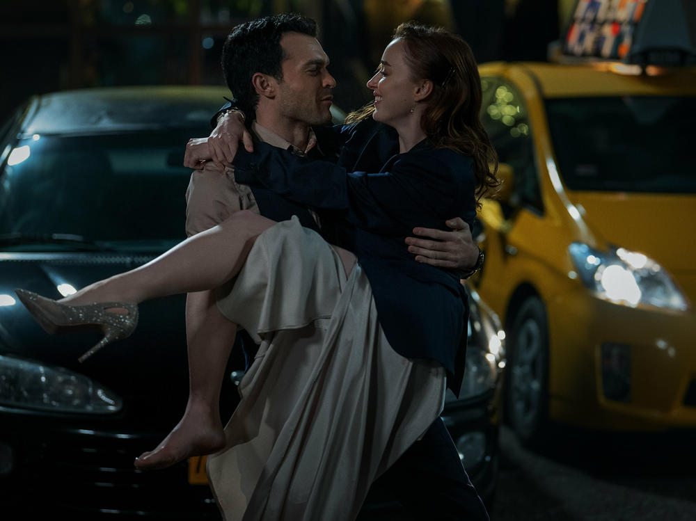 Luke and Emily (Alden Ehrenreich and Phoebe Dynevor) have a hard time withstanding a dynamic shift in power at work in <em>Fair Play</em>.