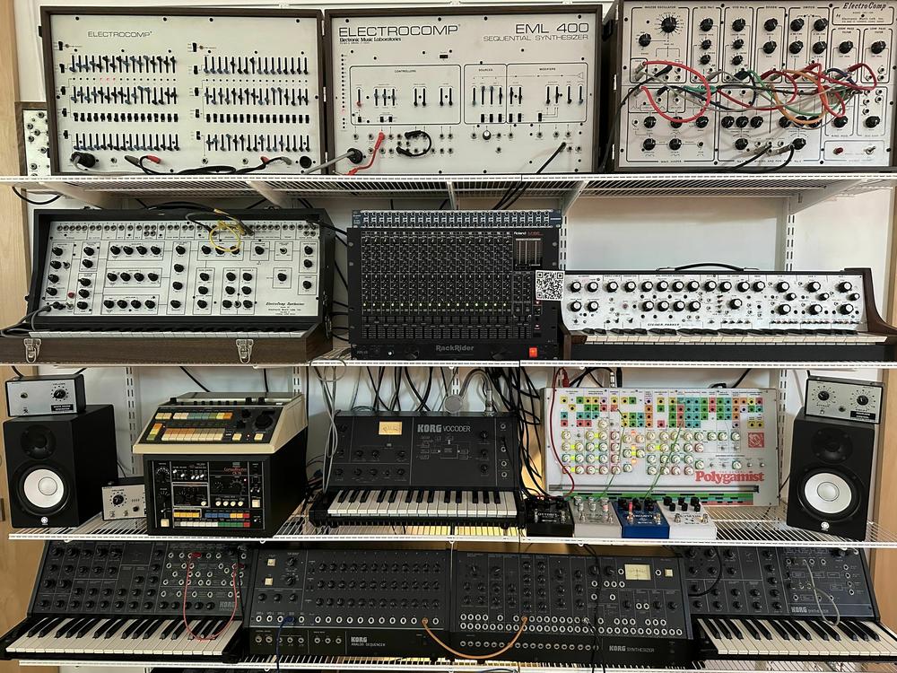 A wall of sound(makers).