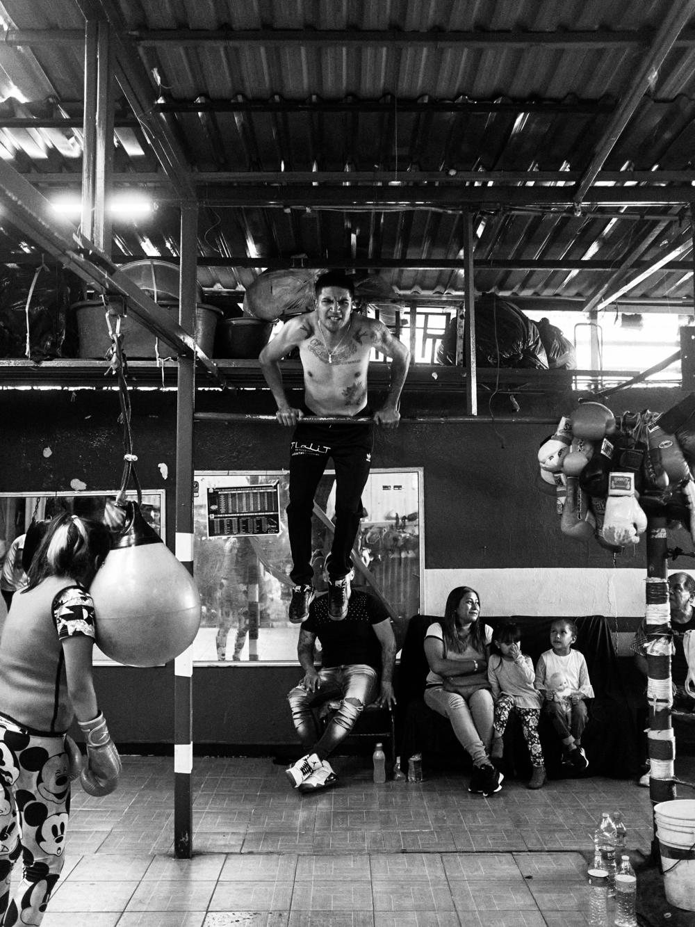 Photographer captures boxing culture in México to connect with his roots