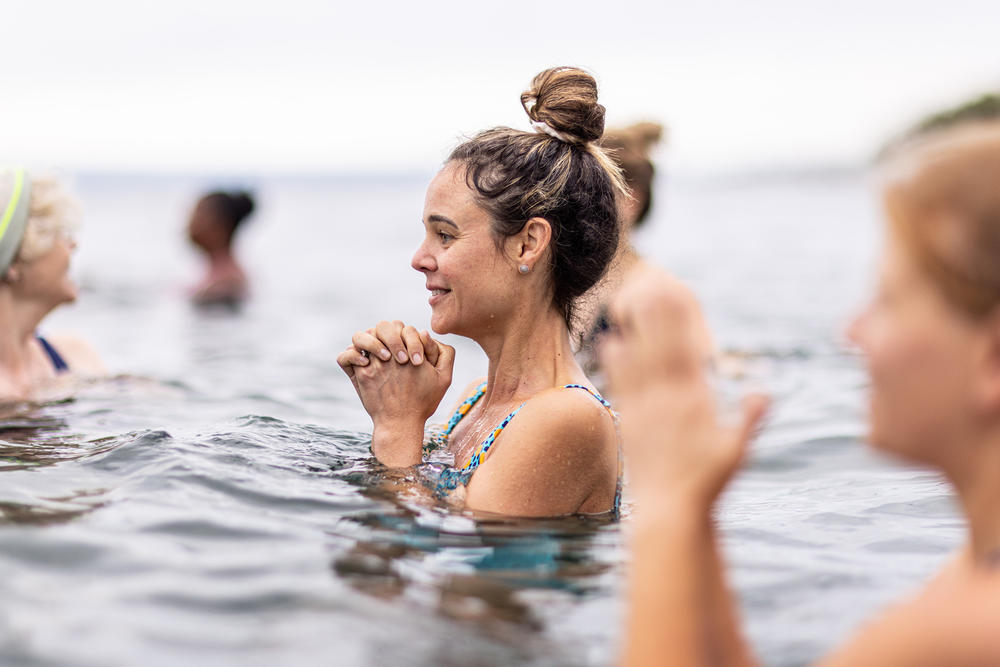 Alexis Gentry started cold plunging this summer and she keeps coming back. What she gets out of it? 