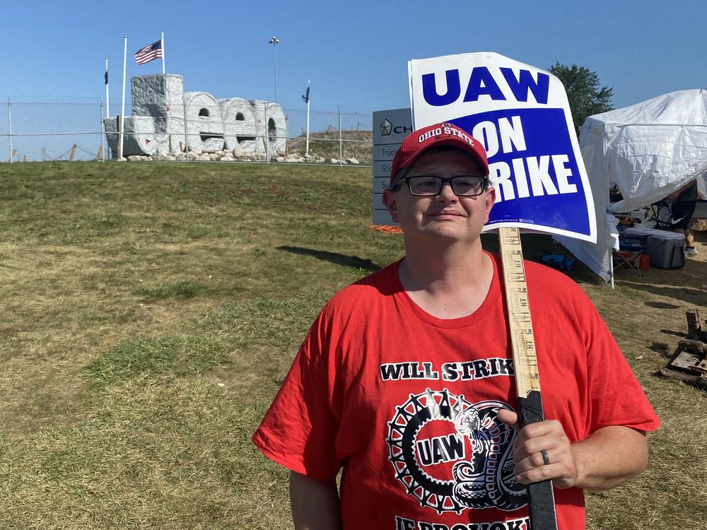 Jim Cooper, who builds Jeeps for Stellantis in Toledo, Ohio, hopes big contract wins now will help the UAW attract autoworkers at nonunion plants.