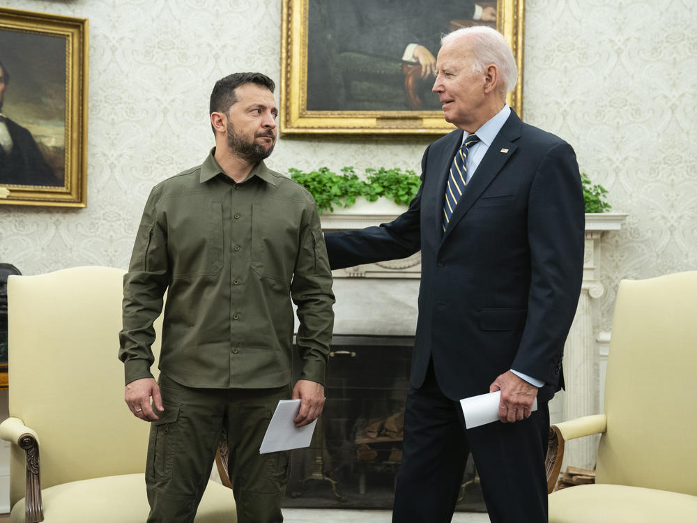 President Biden and Ukrainian President Volodymyr Zelenskyy in the Oval Office on Sept. 21, 2023. Zelenskyy pressed his case as Congress worked on its last spending bill, but the aid was not included.