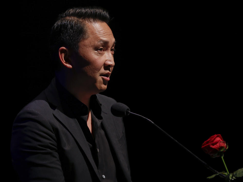 Acclaimed writer Viet Thanh Nguyen reading in 2017. His cancelled reading at 92NY led to staffers at the cultural center resigning.