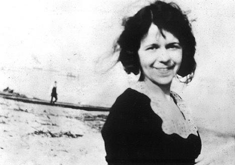 Dawn Powell on the beach, circa 1914.