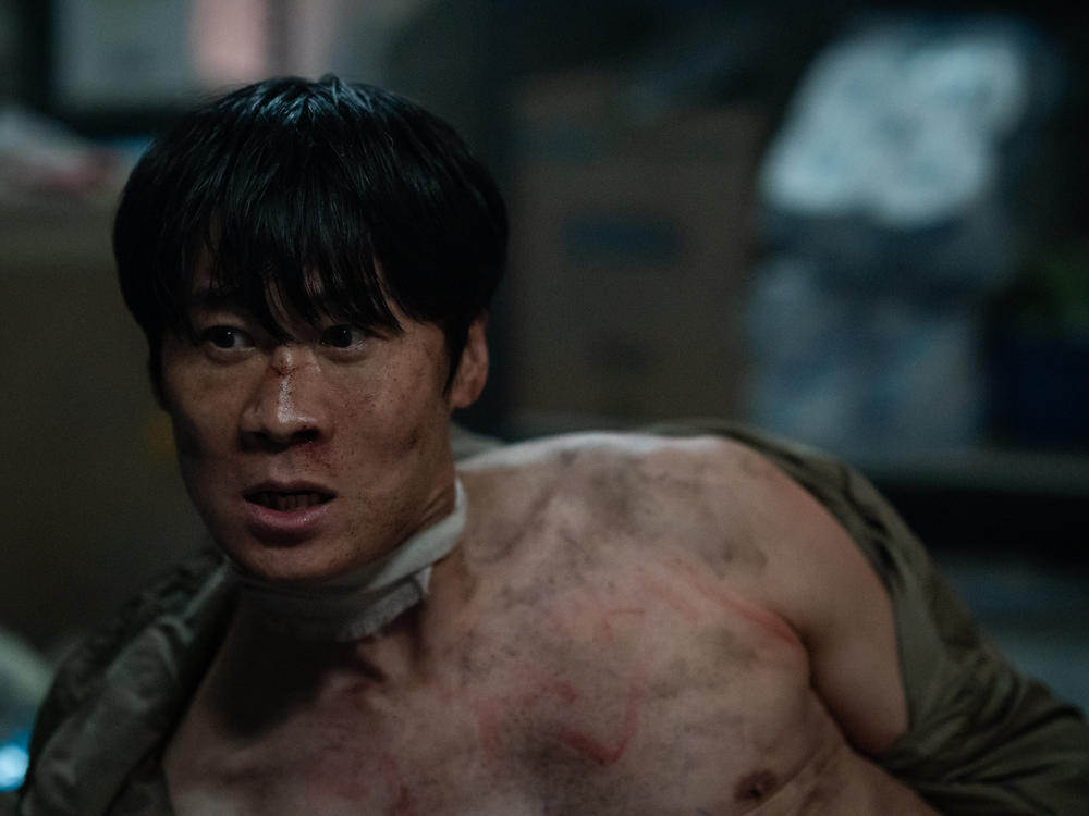 Jin Sun-kyu as Noh Hyung-soo in <em>Bargain</em> streaming on Paramount+